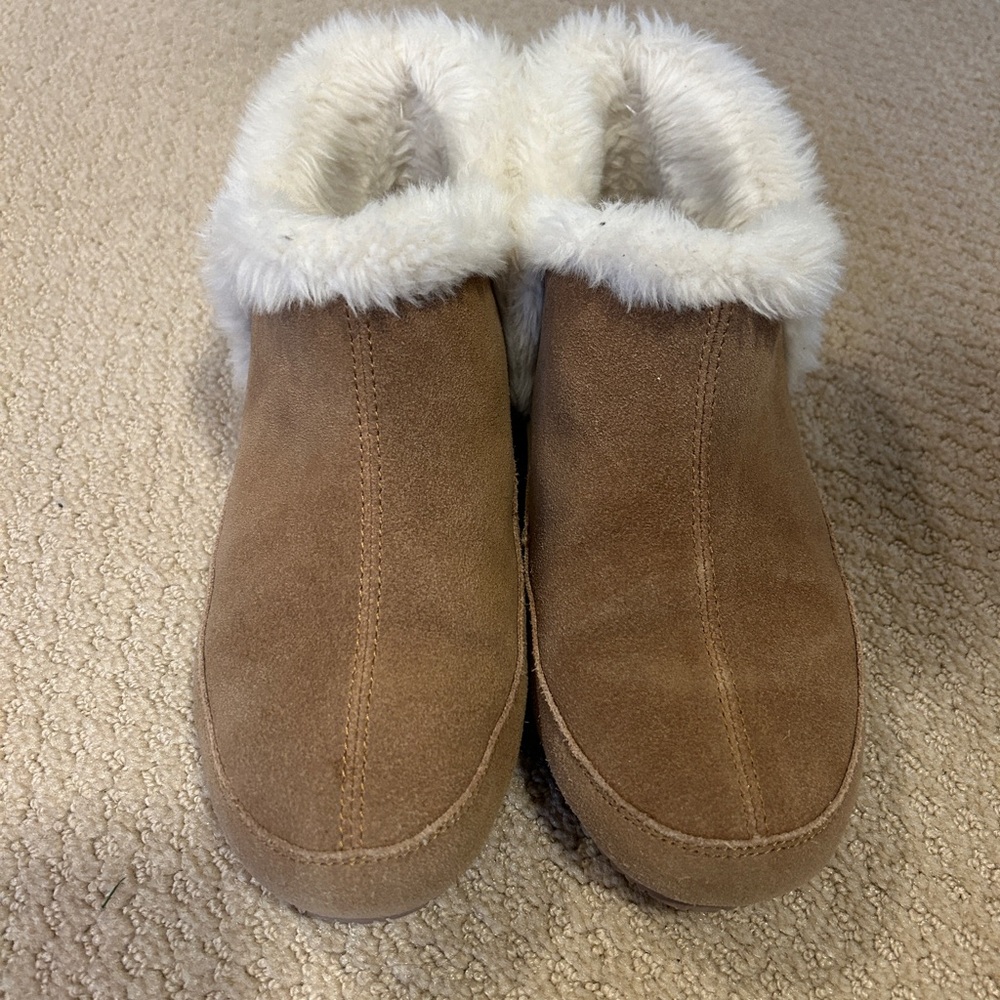 Lands' End Tan Slippers with Soft Lining and Slip-On Design